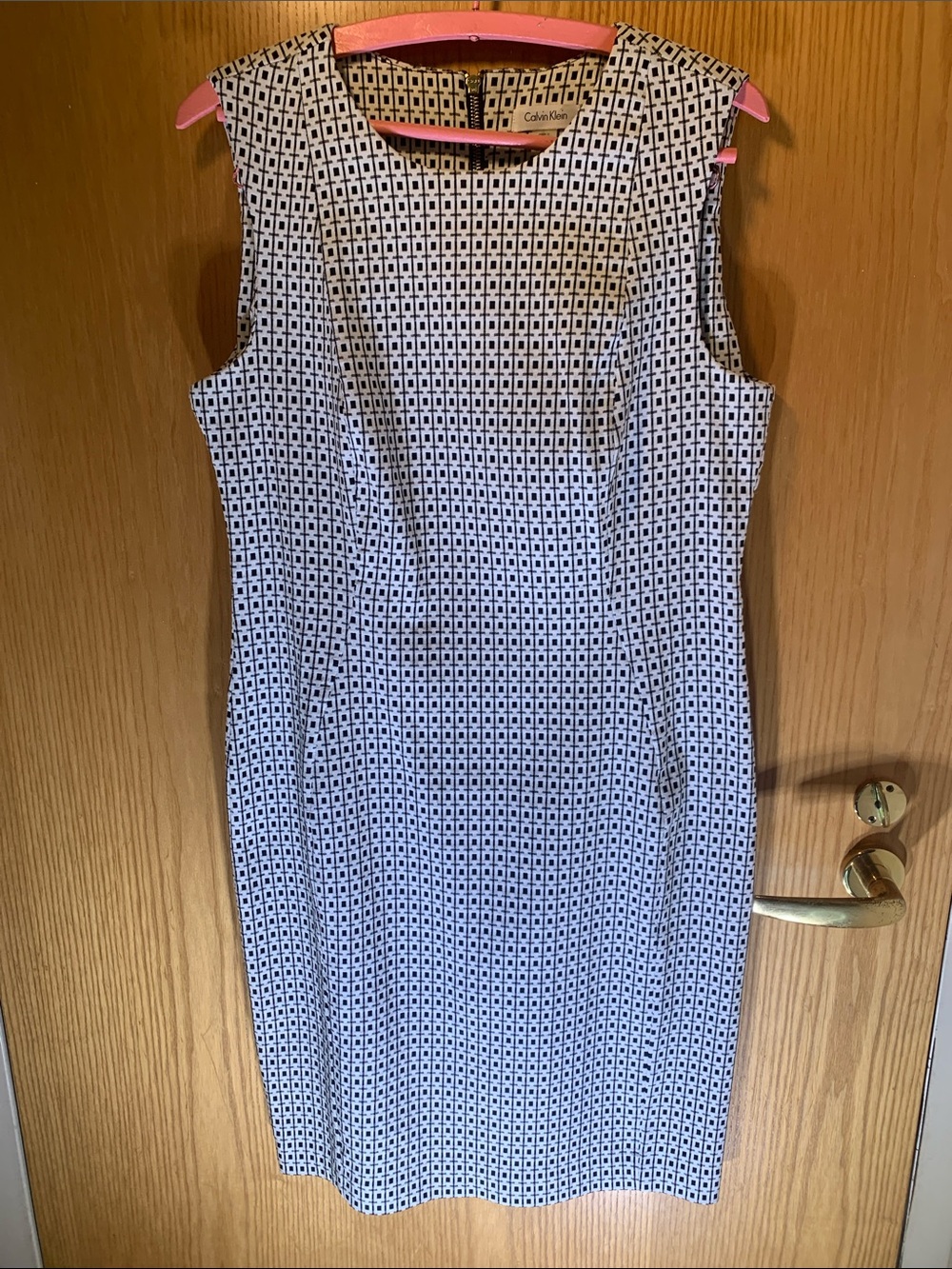 Calvin Klein Black/White Geometric Sleeveless Sheath Dress w/ Back Gold Zip - 14